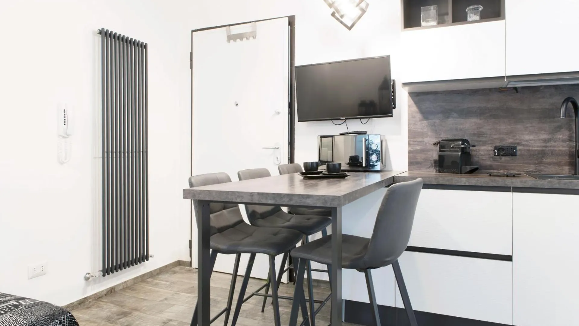 Apartment Appartamento Moderno Milan Italy