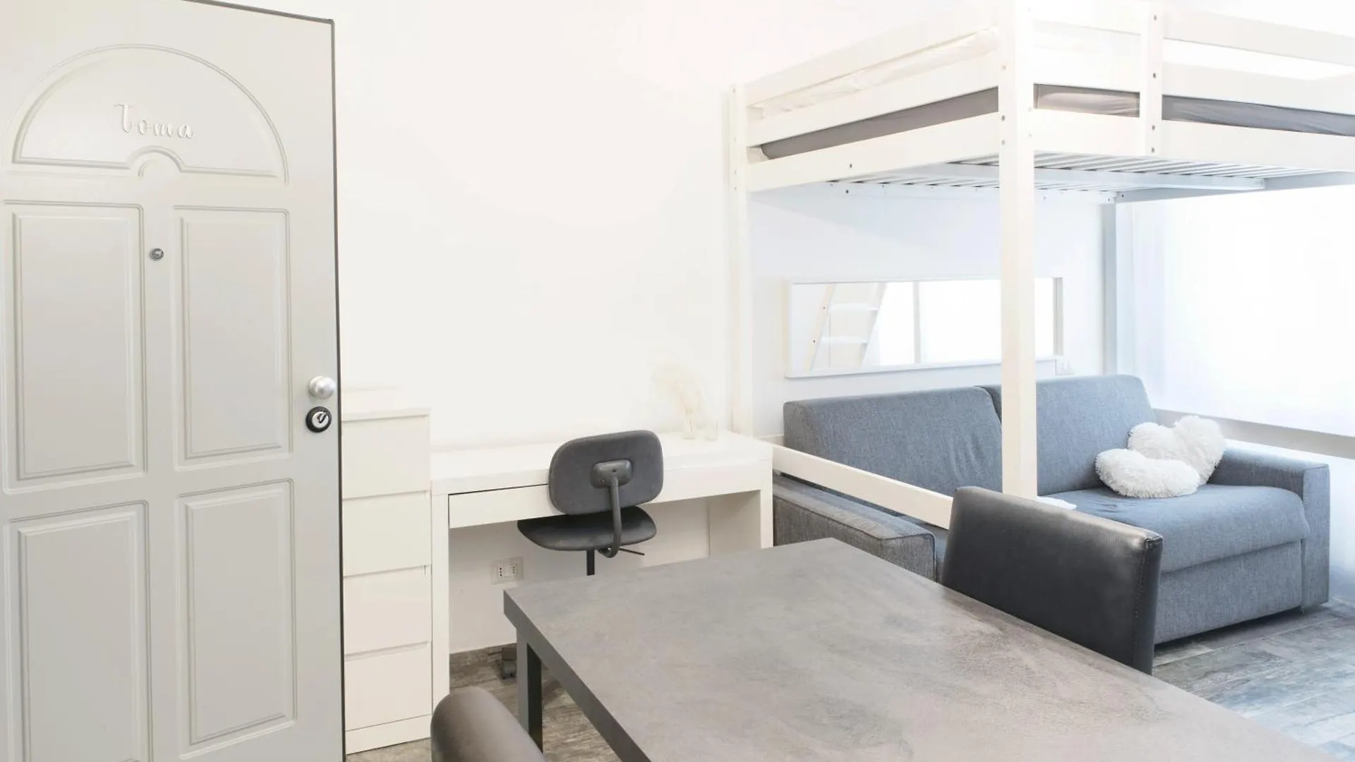 Apartment Appartamento Moderno Milan